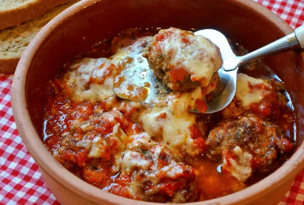 Köfte baked in a clay dish
