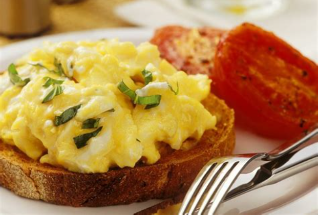 Kaşar cheese omelette