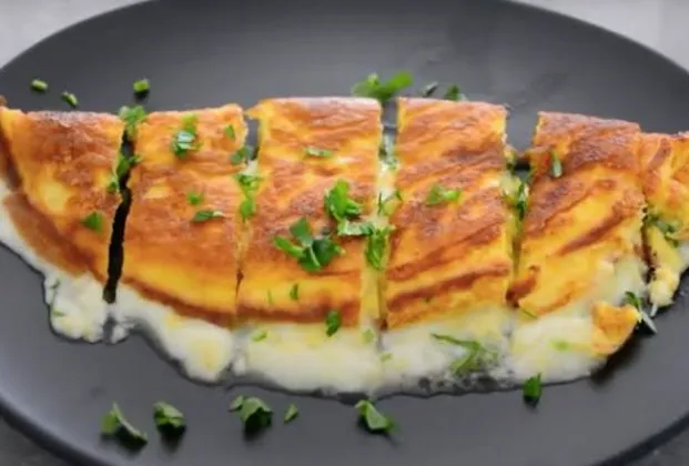 Kaşarlı omelet