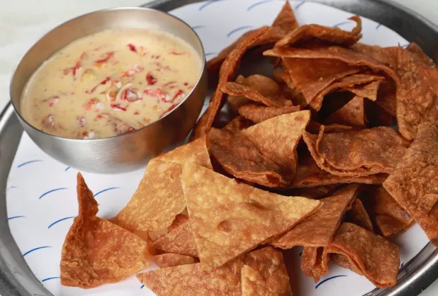 Cheese dip with tortilla chips