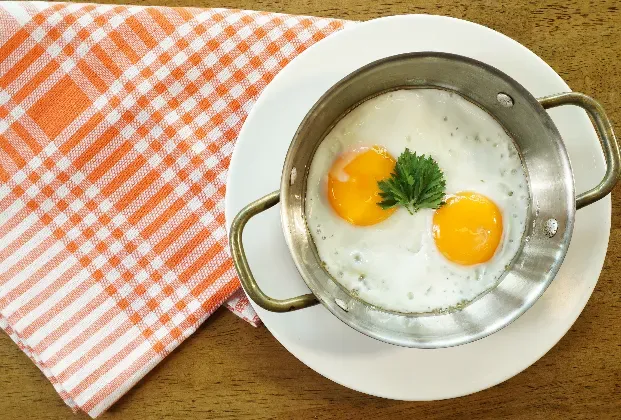 Pan-fried eggs