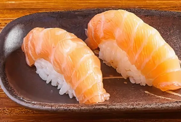 Salmon Nigiri