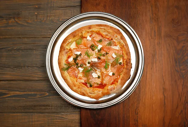 Smoked salmon pizza