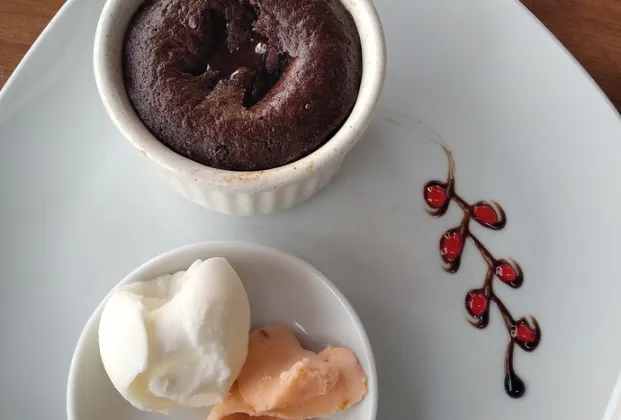 Suflé with Ice Cream