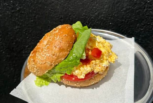 Egg bagel
