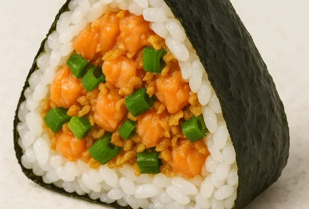 Spicy salmon onigiri