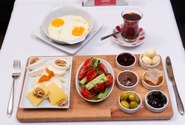 Traditional breakfast platter (for 1 person)