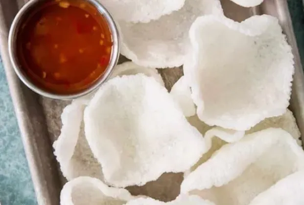 Shrimp Chips with Cenova Sauce