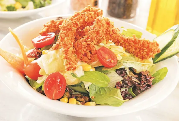 Chicken Caesar salad (crisp chicken)