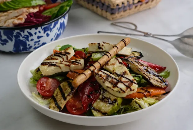 Halloumi & Grilled Vegetable Salad