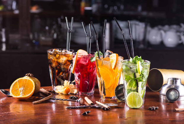 Alcoholic cocktail