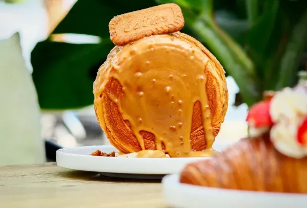 Lotus Cream-Filled Roll