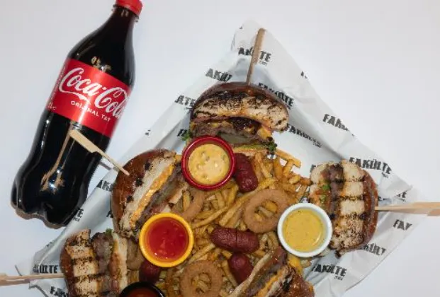 Burger Basket + Cola (for 3 people)