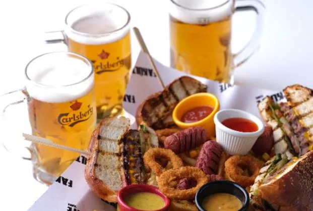 Burger Basket + Draught Beer (for 3 people)