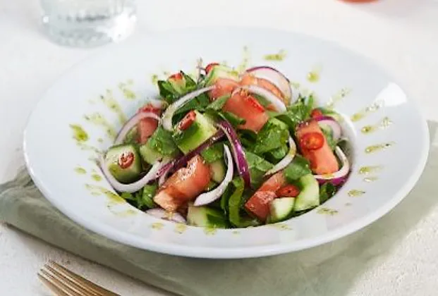 Shepherd’s salad (Çoban salatası)