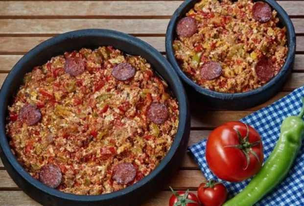 Menemen with sucuk