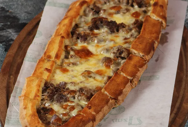 Kavurma and kaşar cheese pide