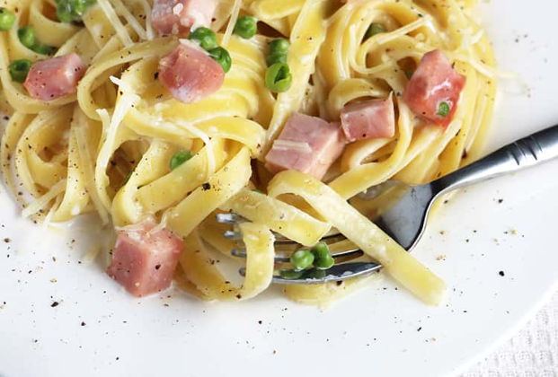 Fettuccine Alfredo