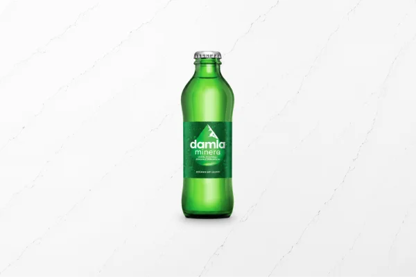 Plain sparkling mineral water
