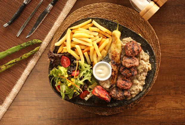 Köfte with beğendi