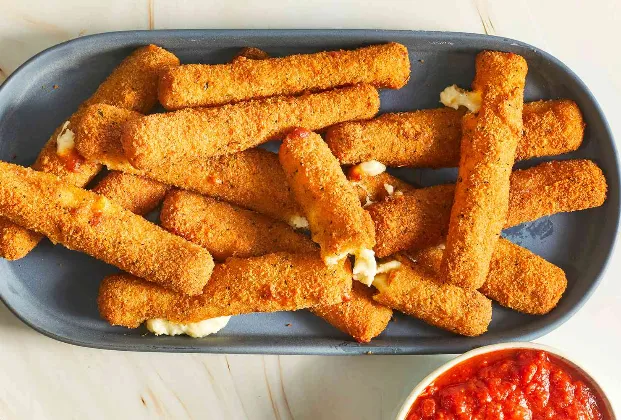Cheese sticks (6 pieces)