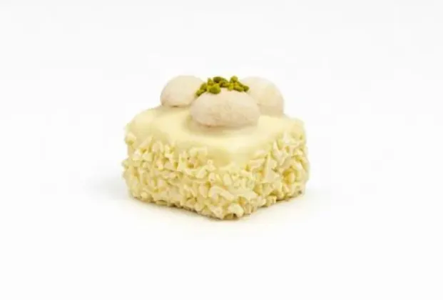 White Profiterole Mono