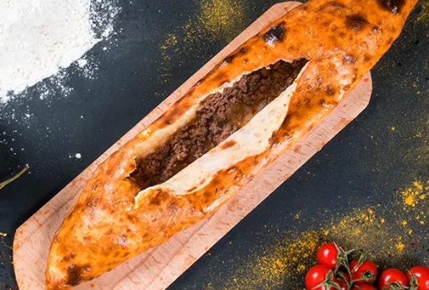 Closed Minced Meat Pide