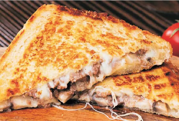 Kavurma With kaşar cheese Toast