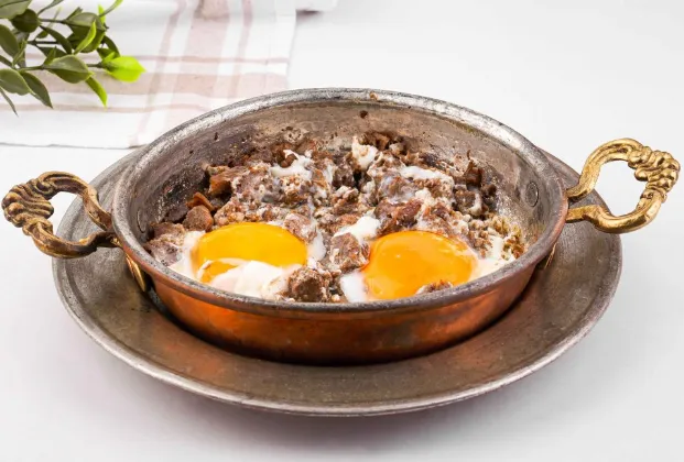 Eggs with kavurma
