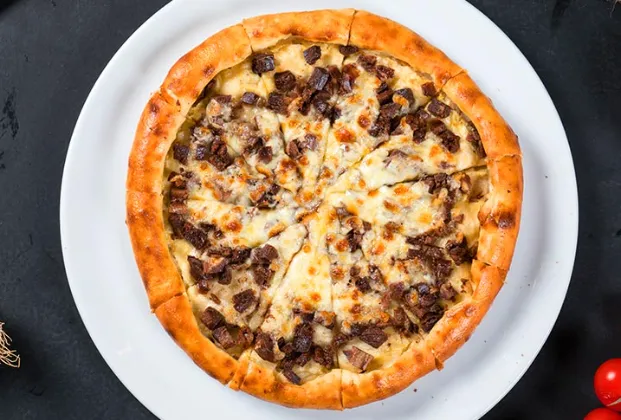 Pide with kavurma and Kashar cheese
