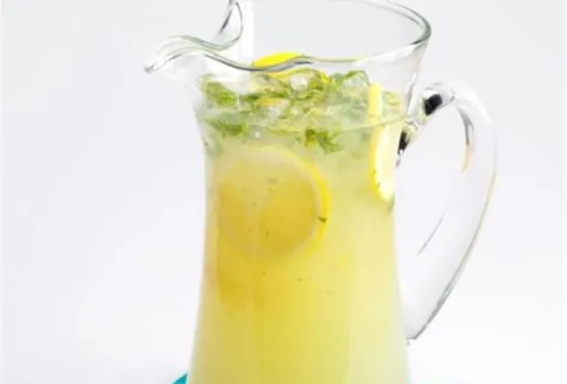 Mint and lemon tea