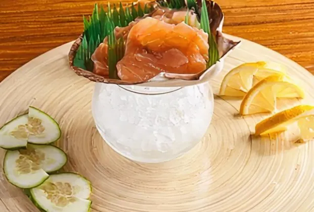 Salmon Sashimi (5 Pieces)