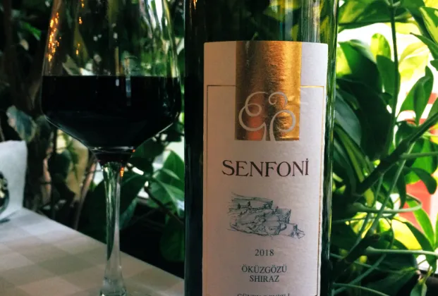 Senfoni wine (bottle)