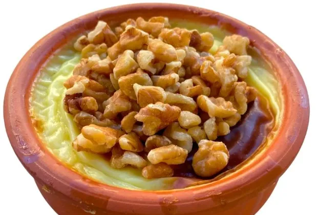 Walnut rice pudding