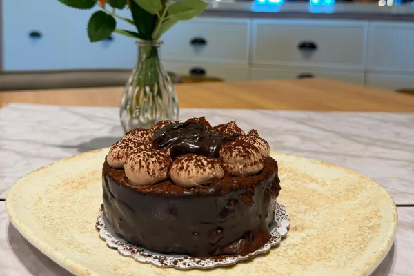Mono Chocolate Cake