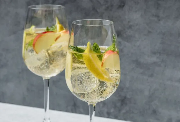 White Sangria (glass)