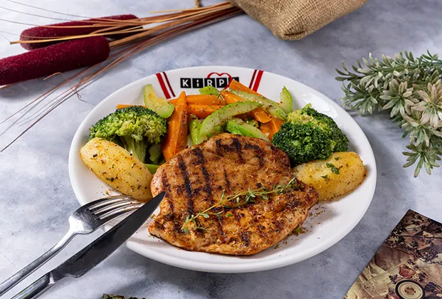 Chicken with sautéed vegetables