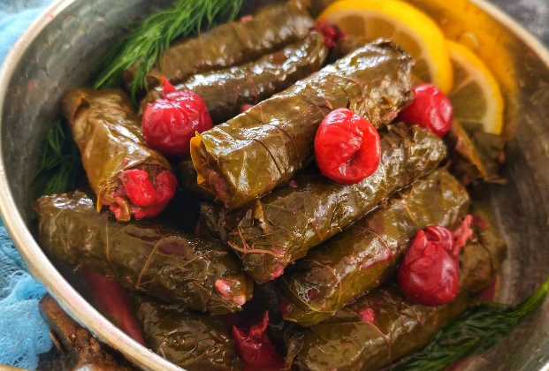 Sour cherry yaprak sarma