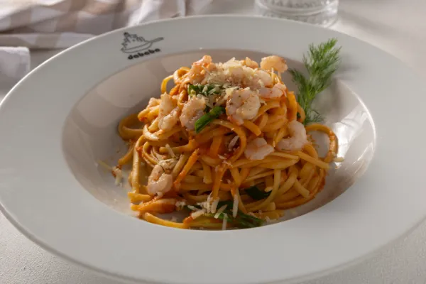 Linguine with prawns