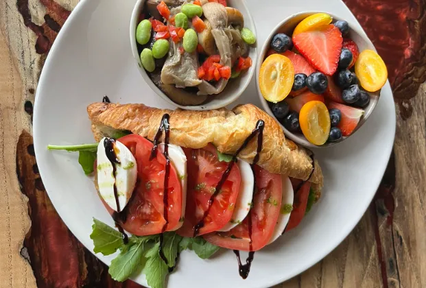 Mozzarella croissant