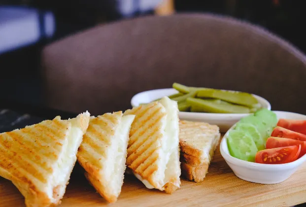 Kaşarlı toast