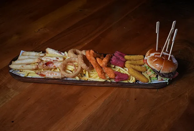 Dublin Plate XL (for 4 people)