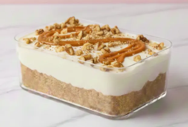 Carrot cake with cream