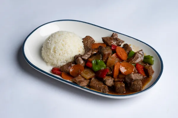 Beef tenderloin with black pepper sauce