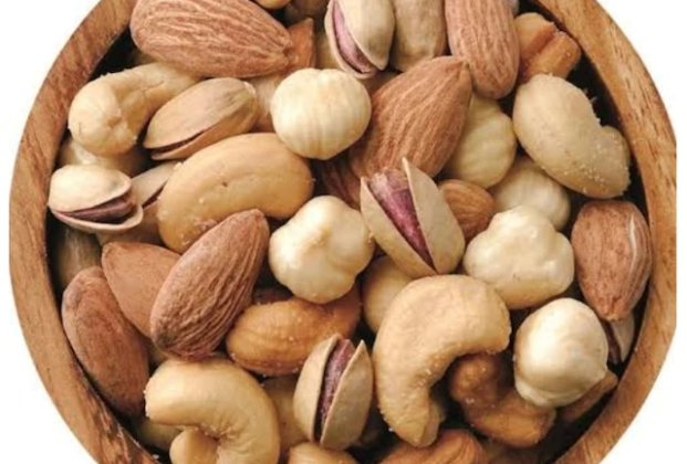 Luxury mixed nuts
