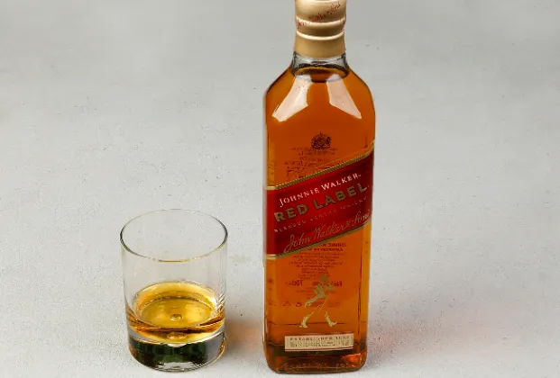 JOHNNIE WALKER RED LABEL