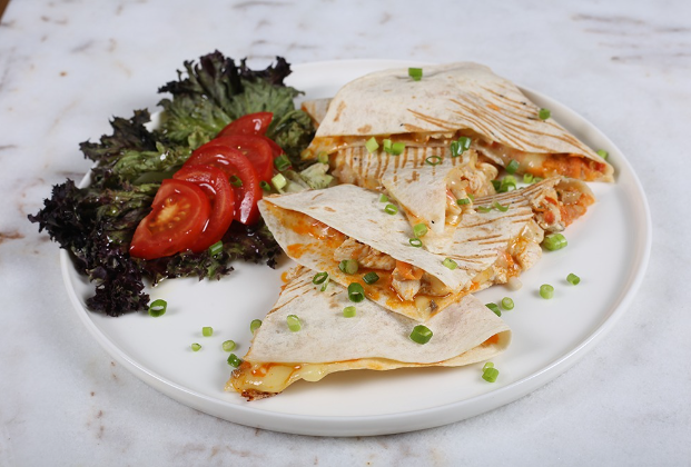 Chicken quesadilla (with chips)