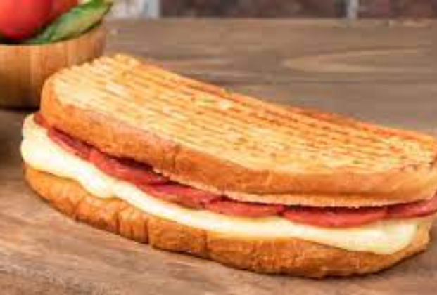Sucuk toast