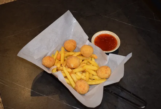 Crispy tulum cheese balls