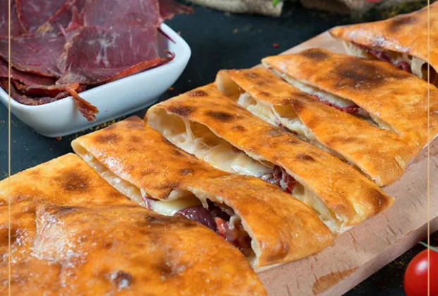 Pastırma and Kaşar Pide